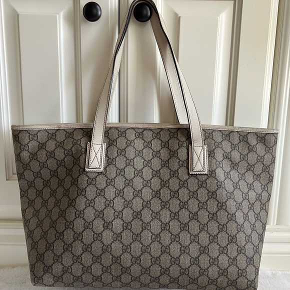 🚫SOLD🚫 Authentic Gucci Monogram Tote - Picture 4 of 15